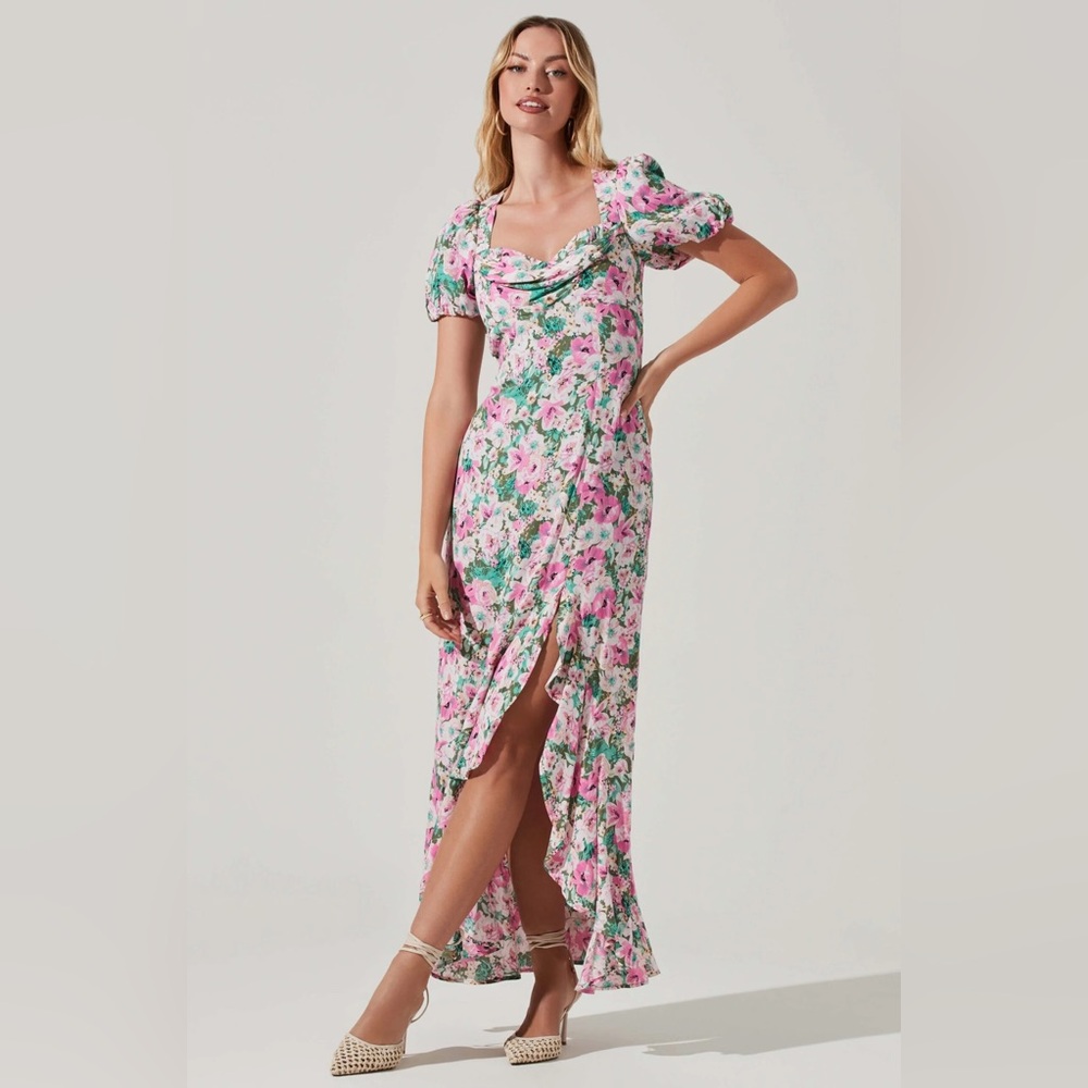 Dayanara Dress in Green & Pink Floral
ASTR THE LABEL